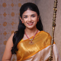 Seeta Kundan Necklace Set