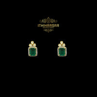Zariya Emerald Polki Pendant Set