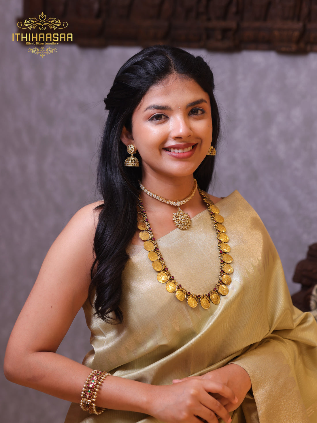 Svarnalakshmi Kasumala with Vintage Attigai