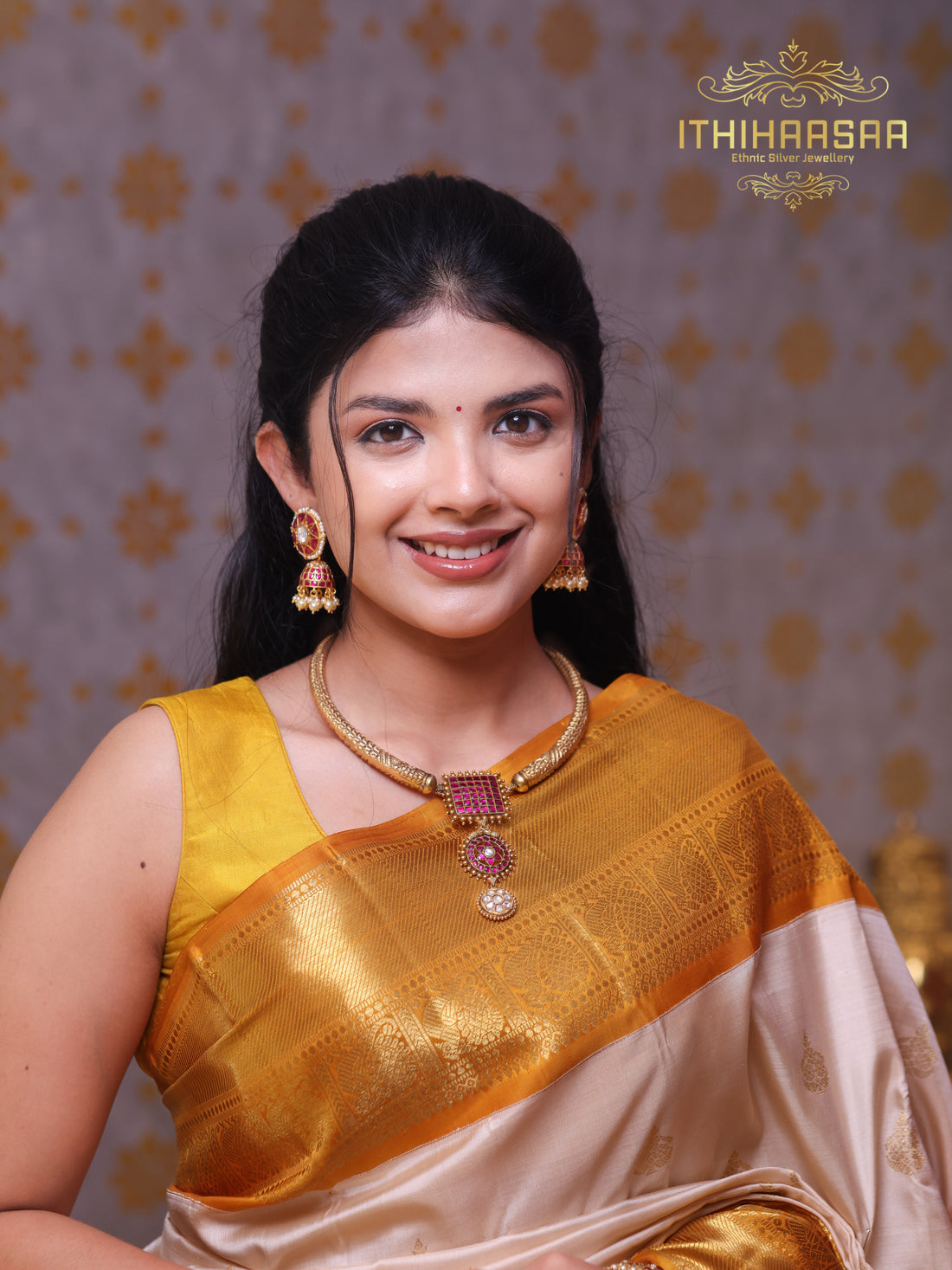 Aaradhya Antique Kundan Kante Necklace
