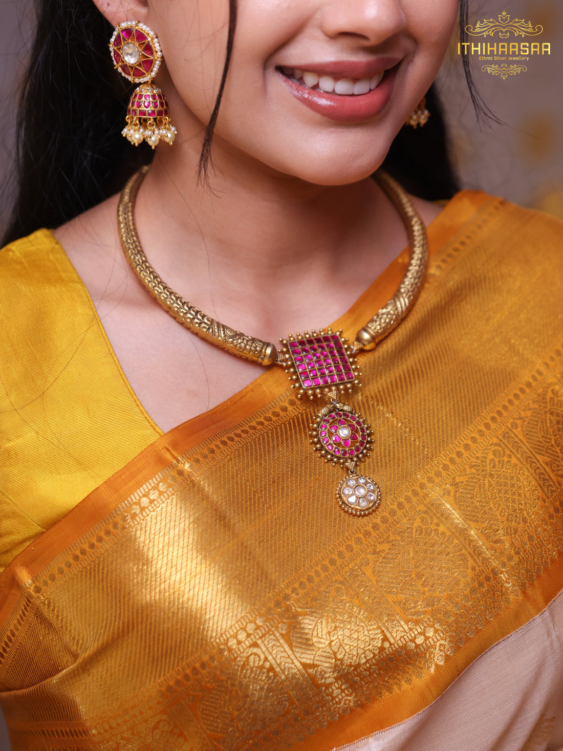 Aaradhya Antique Kundan Kante Necklace