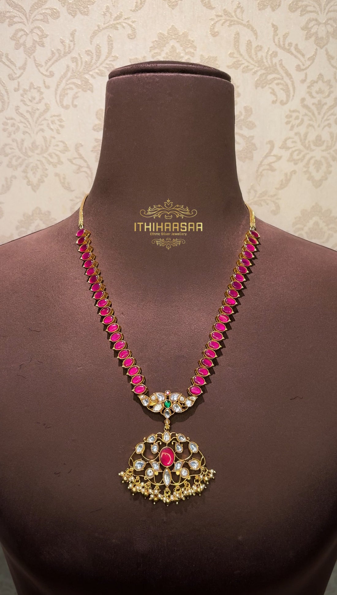 Seeta Kundan Necklace Set
