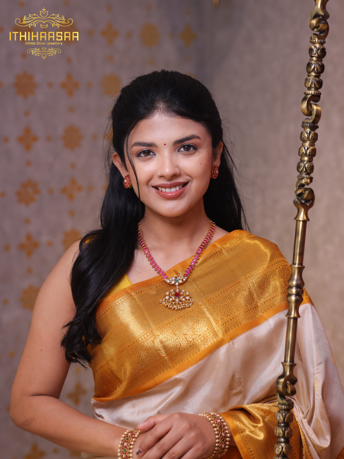 Seeta Kundan Necklace Set