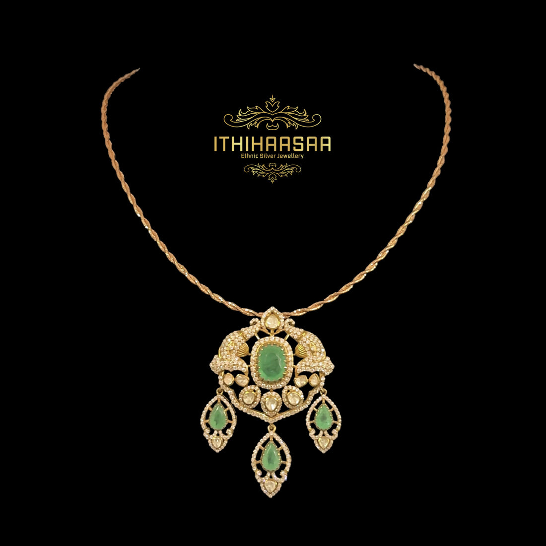 Aveenya Hasli with Russian Emerald Polki Pendant