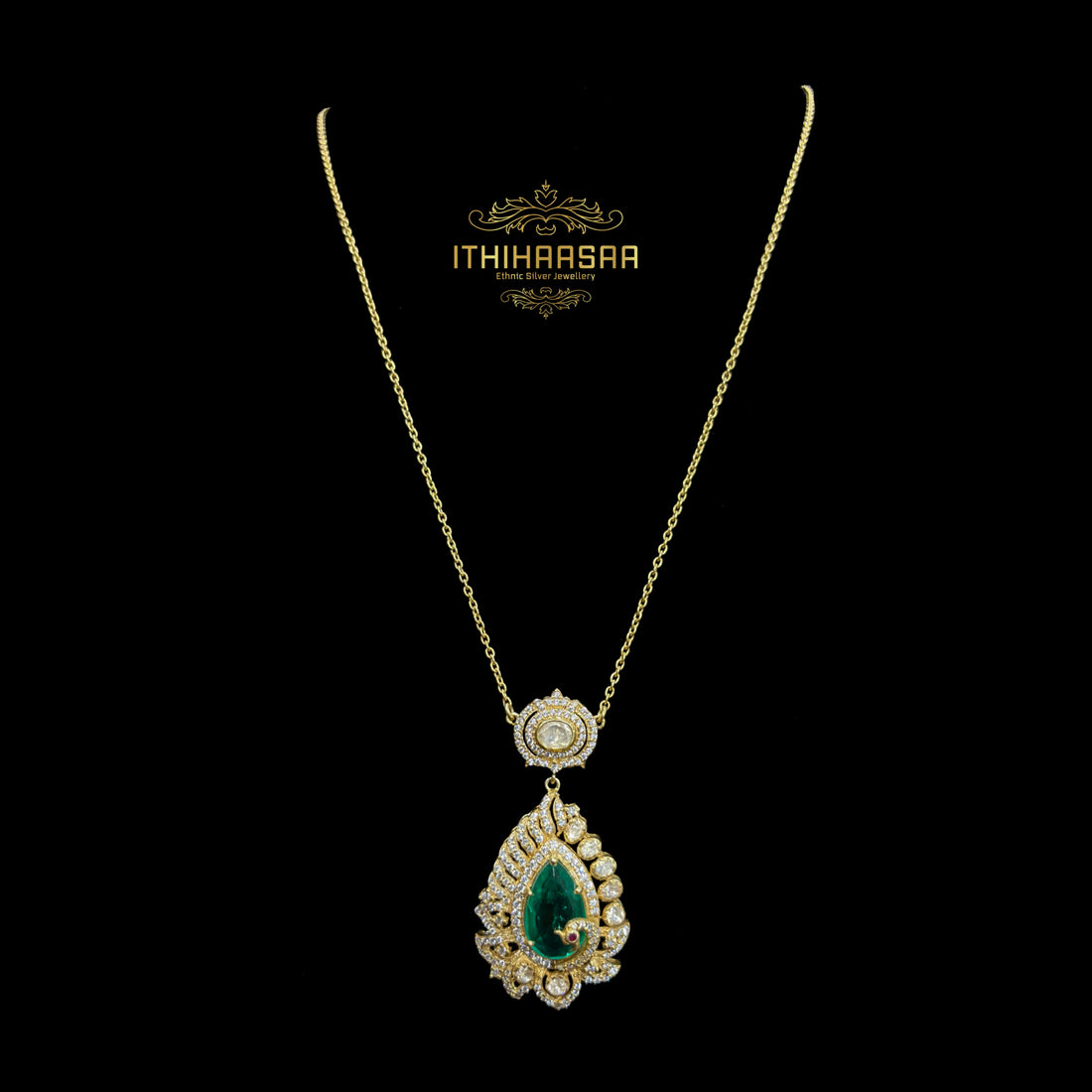 Ridhanya Emerald Polki Pendant Set