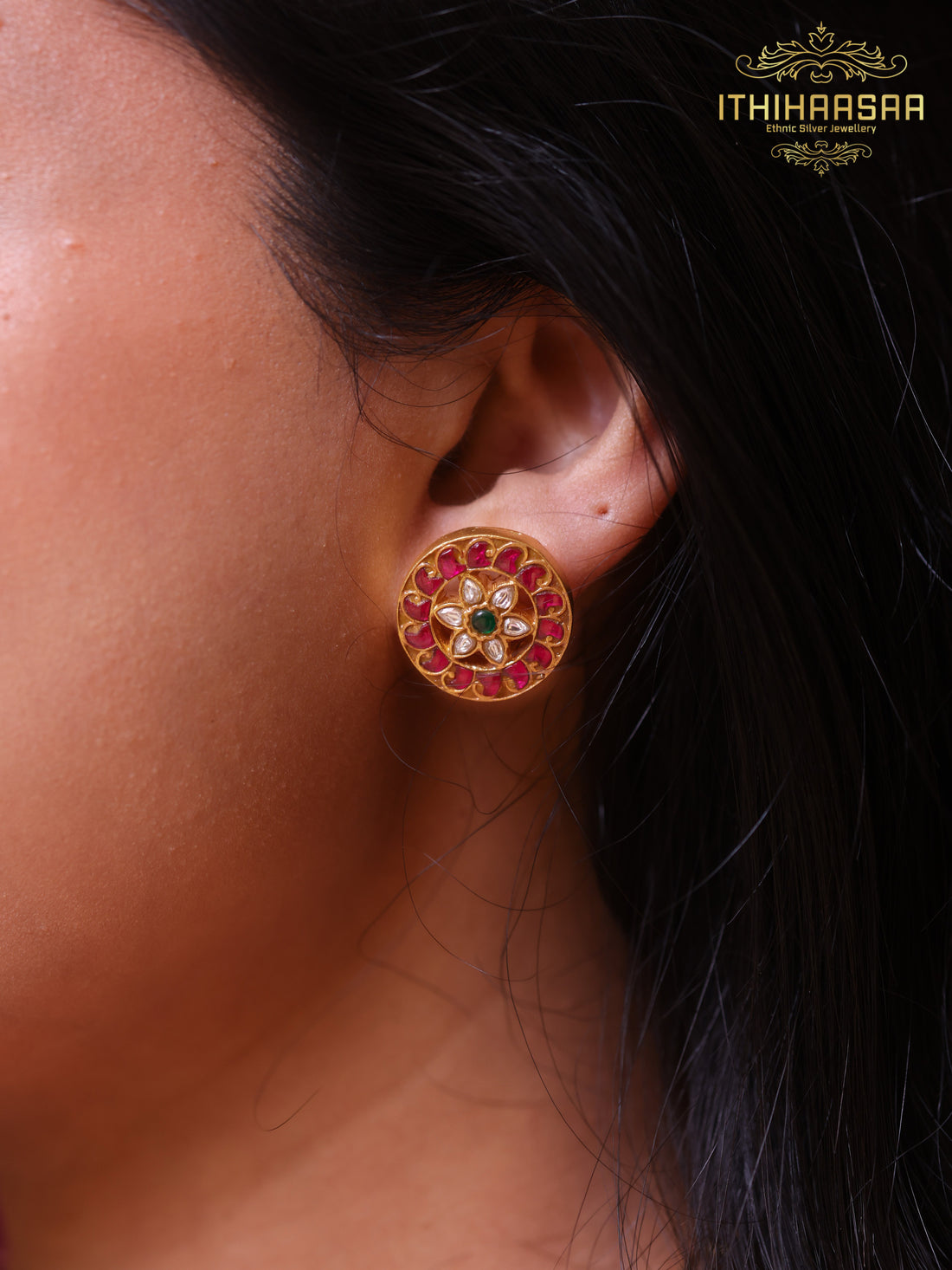 Mayurika Hasli Necklace with detachable Kundan Pendant Set