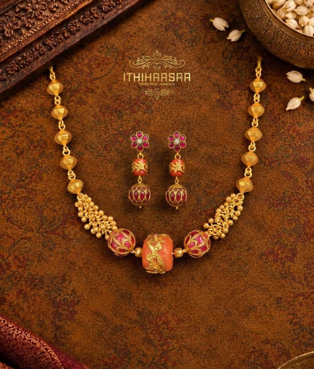 Mira Antique Coral necklace