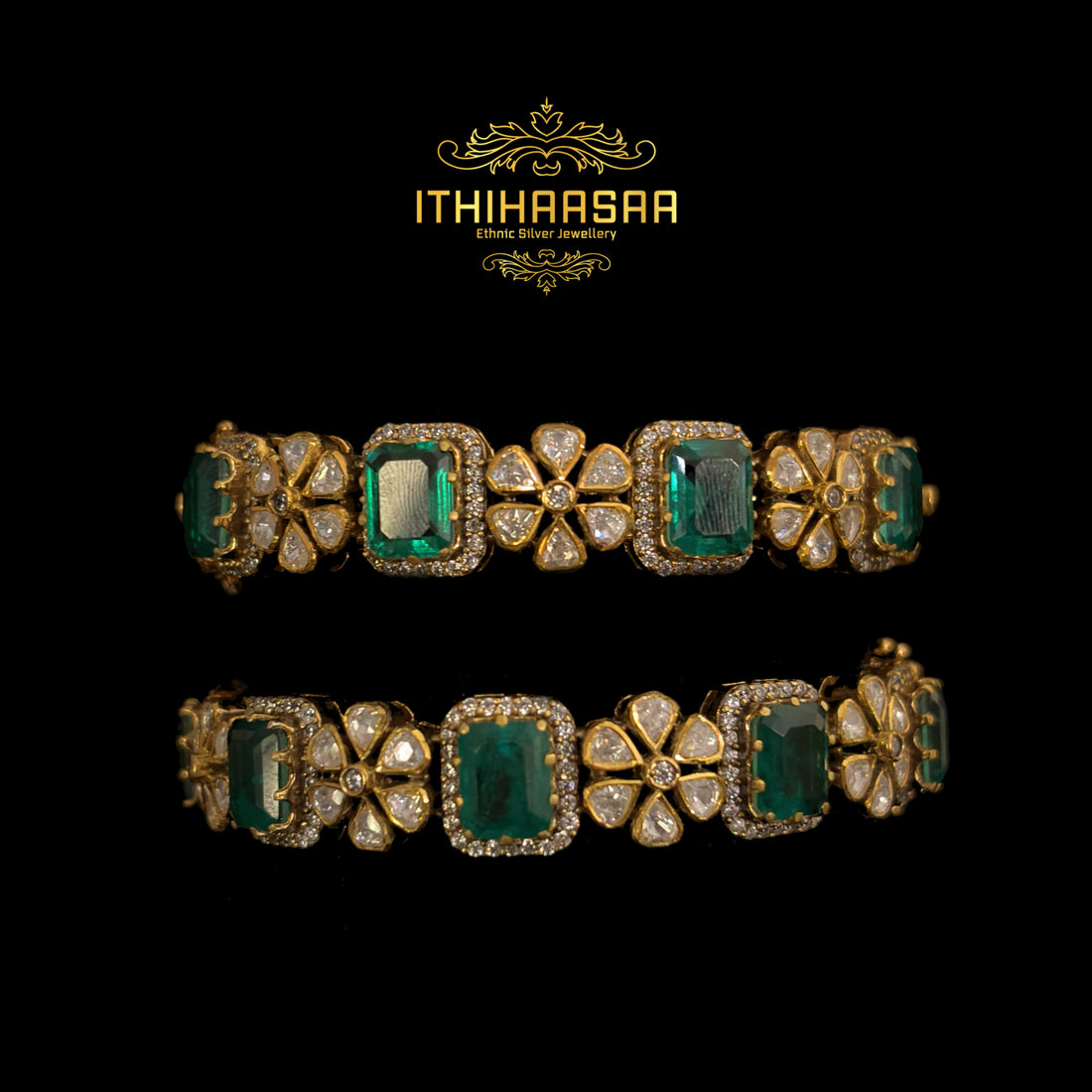 Ishira Emerald Uncut Polki Bangle