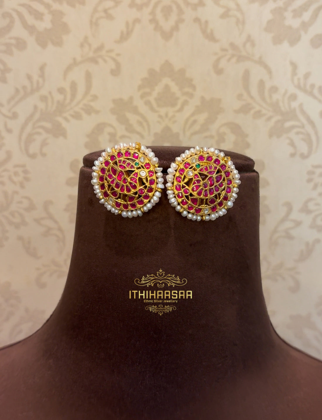 Mayuri Hasli Necklace