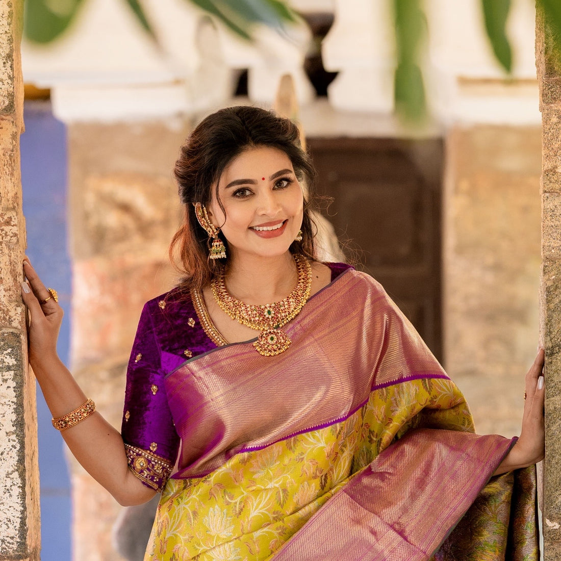 Antique Kundan Necklace Set