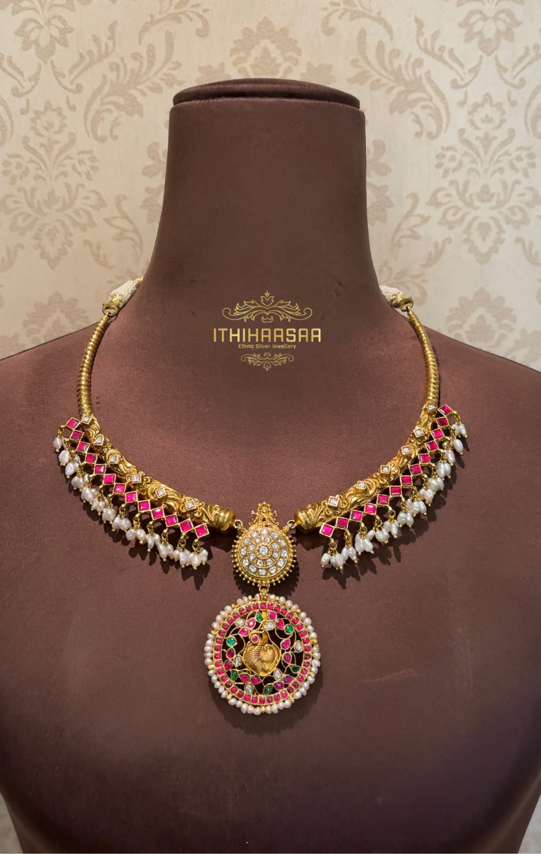 Mayuri Hasli Necklace