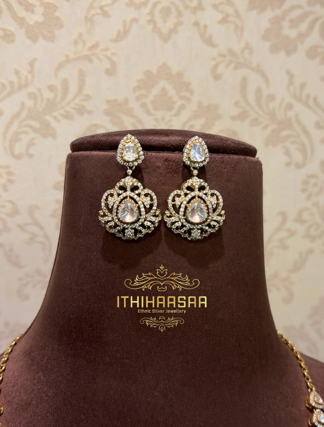 Tanmaya Statement Victorian Uncut Polki Necklace