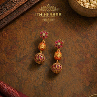 Mira Antique Coral necklace