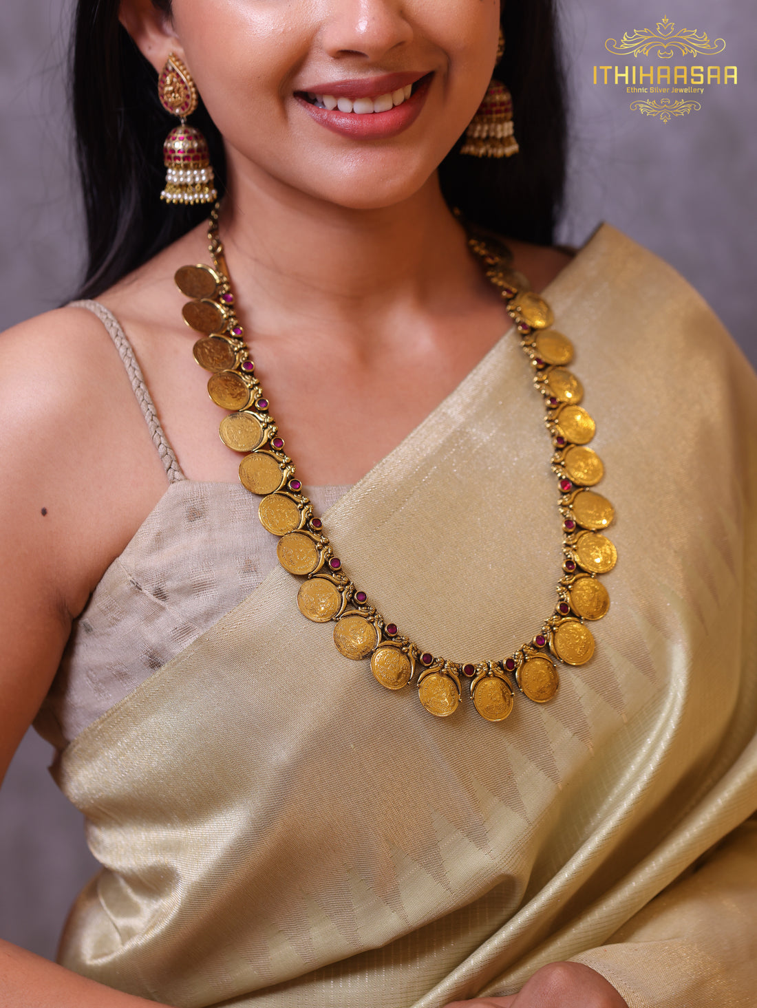 Svarnalakshmi Kasumala with Vintage Attigai