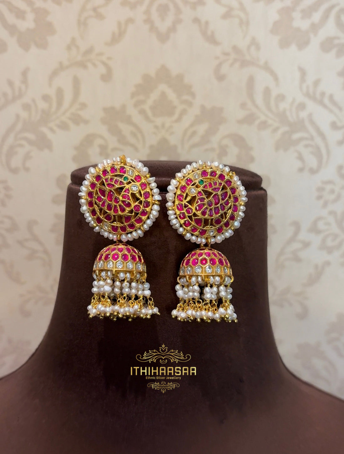 Mayuri Hasli Necklace