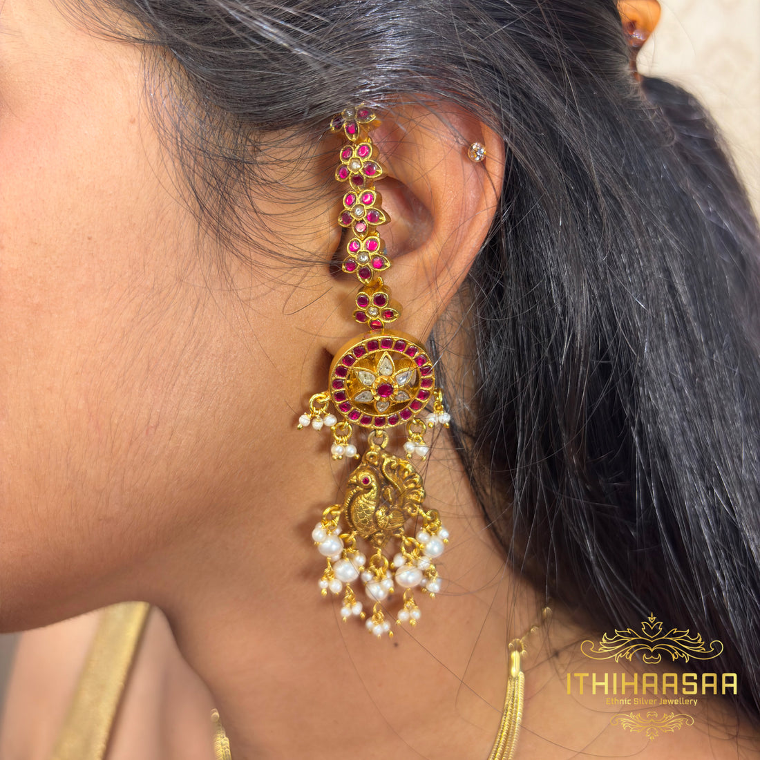 Aditi Antique Kundan Hasli Pendant Set