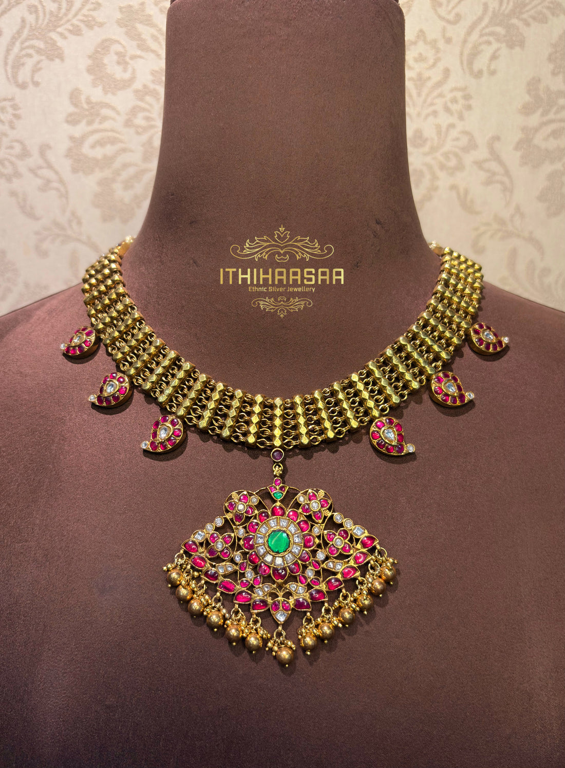 Mahini Grand Antique Kundan Necklace