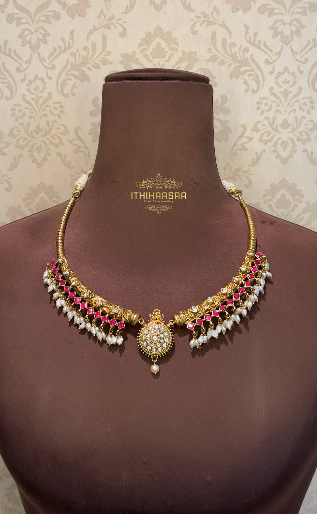 Mayuri Hasli Necklace
