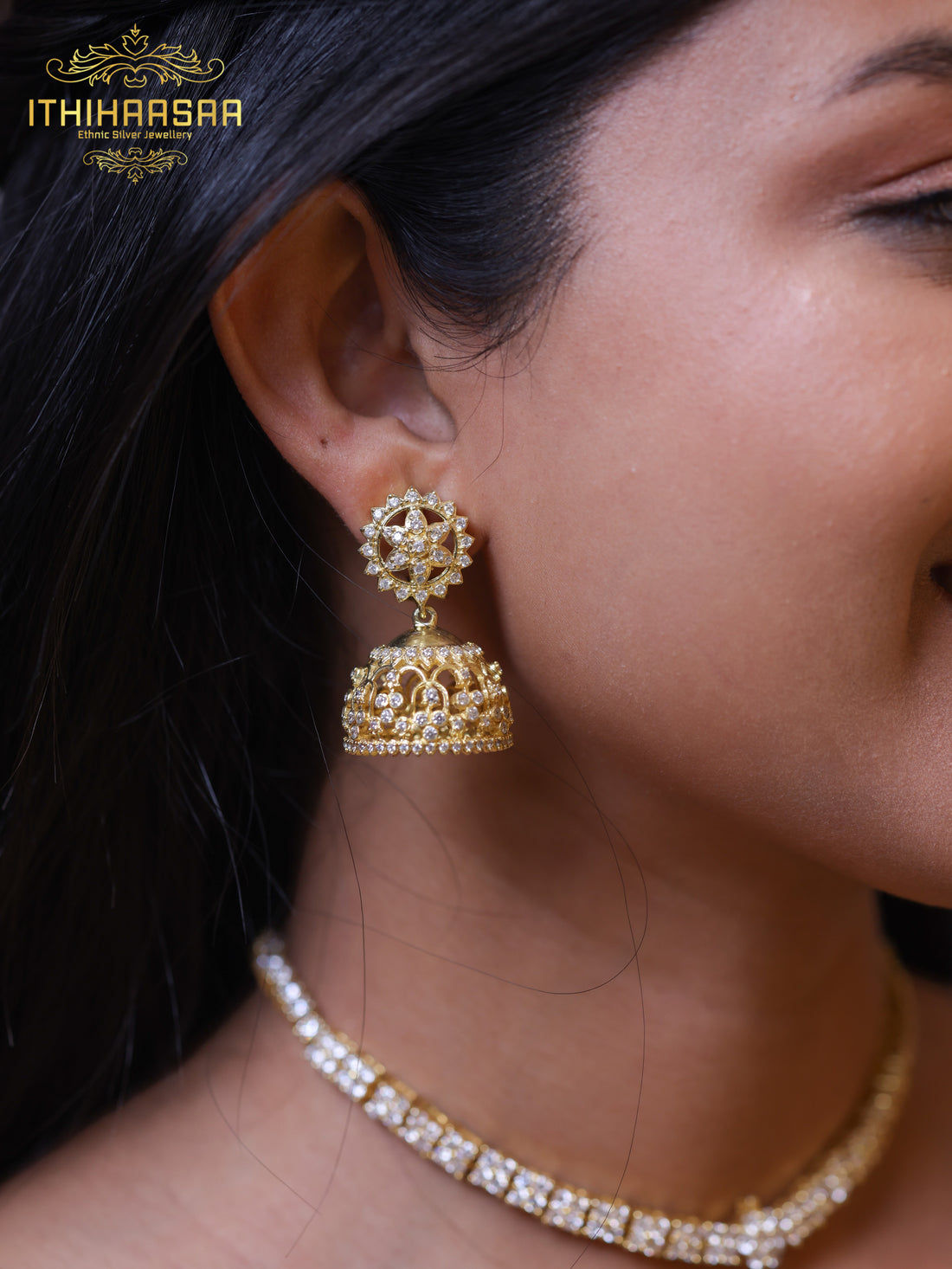 Svarnalakshmi Kasumala with Vintage Attigai