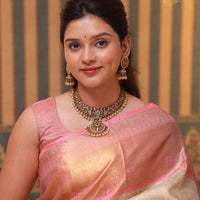 Keshika Statement Kundan Necklace Set